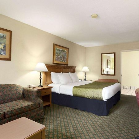 Days Inn & Suites By Wyndham Stuttgart Exterior photo